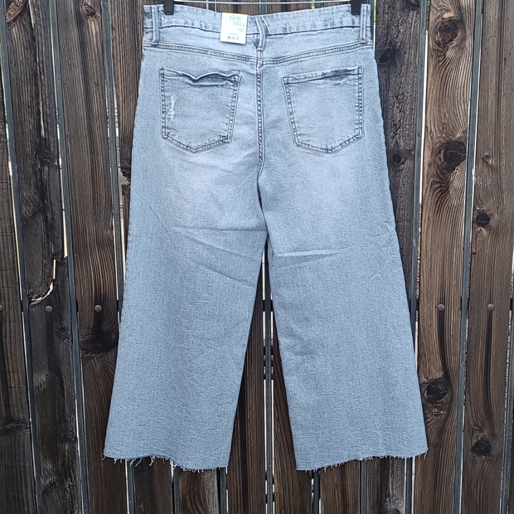 TIME AND TRU High Waisted Wide Leg Jeans 14  Button Up Stretch Raw Hem Cropped - Picture 6 of 16